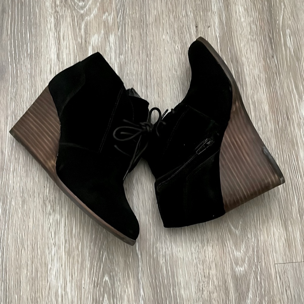 Suede leather wedges
